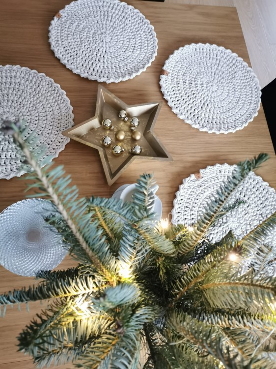 Neutral tones placemats set 3.jpg